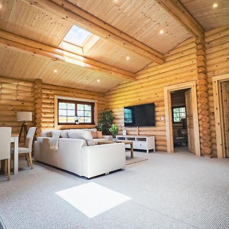 Aspen Lodge, Amazing New Log Cabin With Hot Tub - Sleeps 6 - Felmoor Park มอร์เพท ห้อง รูปภาพ