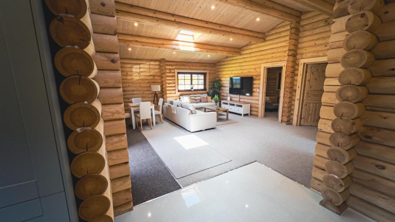 Aspen Lodge, Amazing New Log Cabin With Hot Tub - Sleeps 6 - Felmoor Park มอร์เพท ภายนอก รูปภาพ