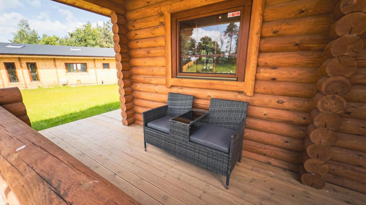 Aspen Lodge, Amazing New Log Cabin With Hot Tub - Sleeps 6 - Felmoor Park มอร์เพท ภายนอก รูปภาพ