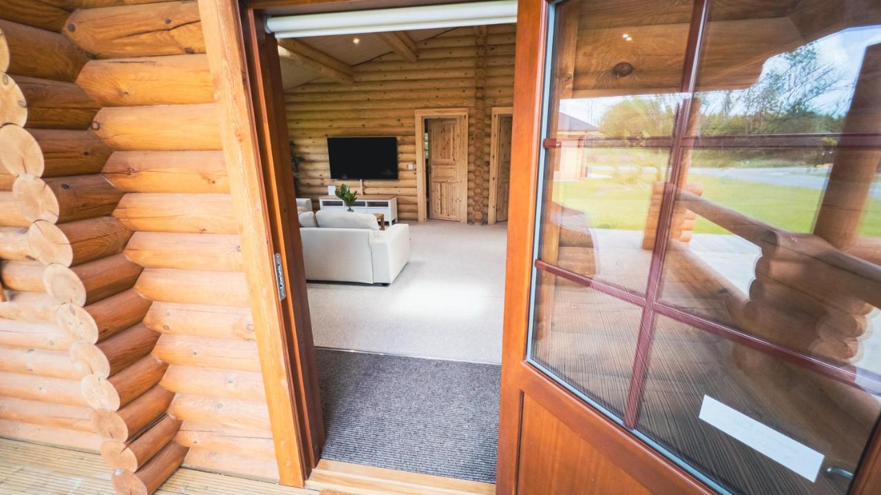 Aspen Lodge, Amazing New Log Cabin With Hot Tub - Sleeps 6 - Felmoor Park มอร์เพท ภายนอก รูปภาพ