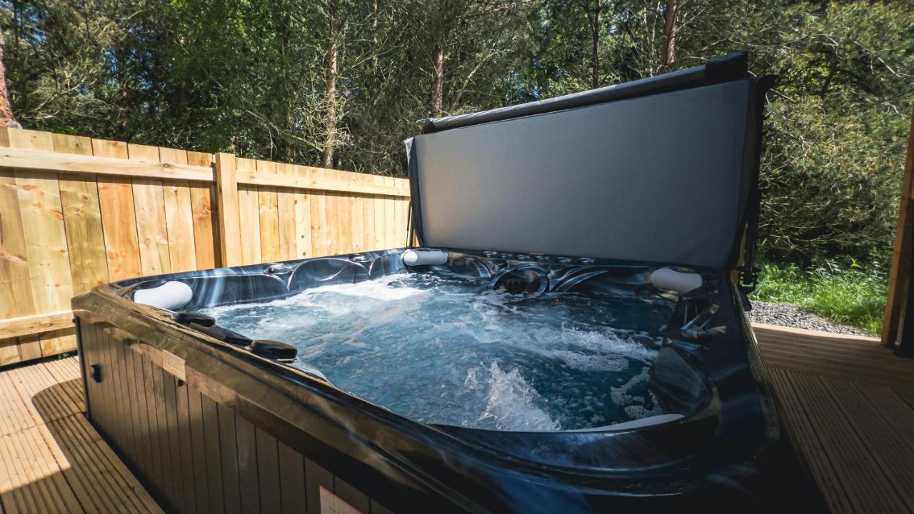 Aspen Lodge, Amazing New Log Cabin With Hot Tub - Sleeps 6 - Felmoor Park มอร์เพท ภายนอก รูปภาพ