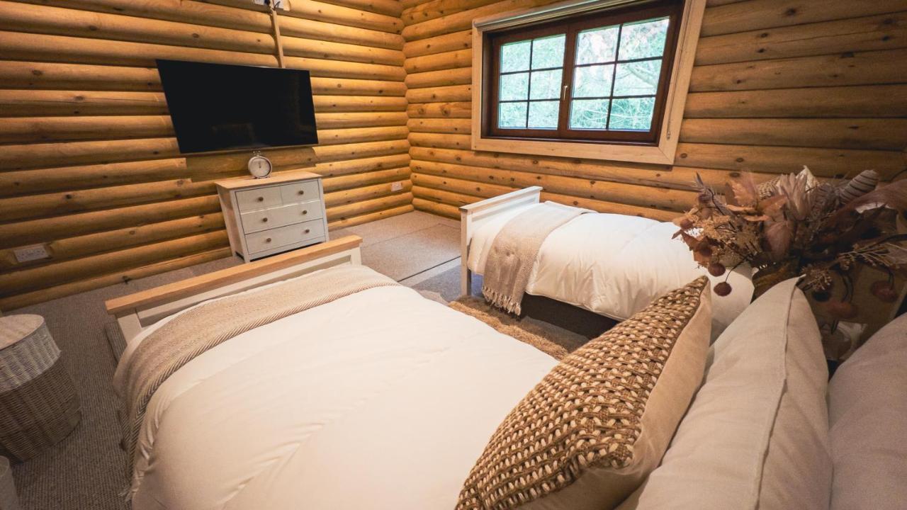 Aspen Lodge, Amazing New Log Cabin With Hot Tub - Sleeps 6 - Felmoor Park มอร์เพท ภายนอก รูปภาพ