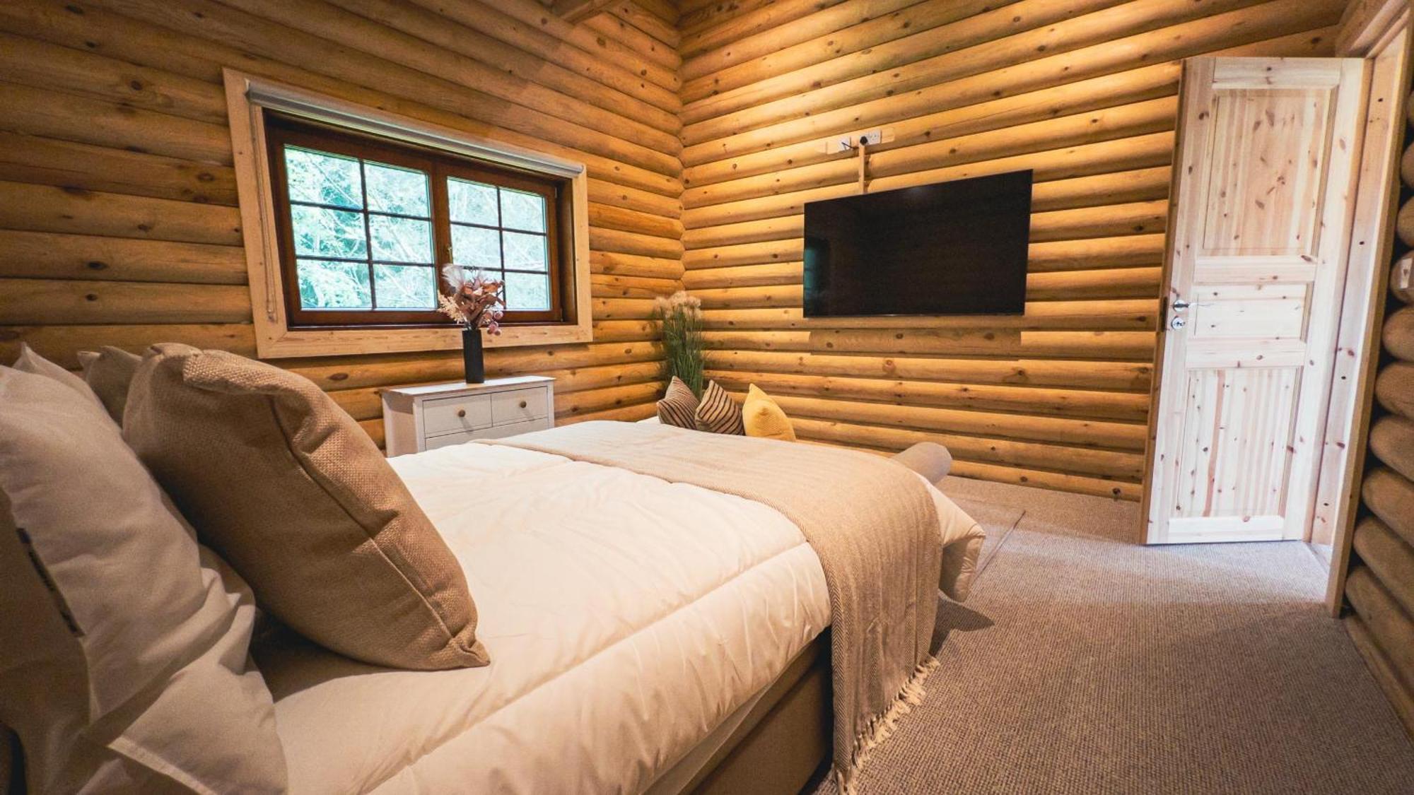 Aspen Lodge, Amazing New Log Cabin With Hot Tub - Sleeps 6 - Felmoor Park มอร์เพท ห้อง รูปภาพ
