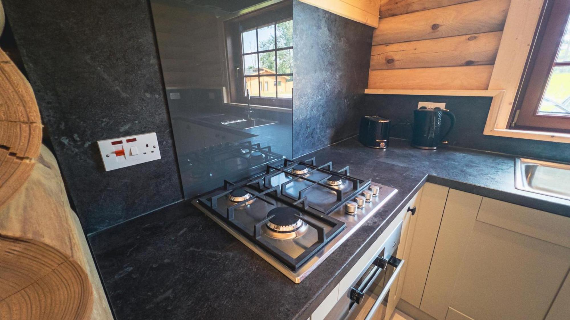 Aspen Lodge, Amazing New Log Cabin With Hot Tub - Sleeps 6 - Felmoor Park มอร์เพท ห้อง รูปภาพ